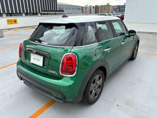 ＭＩＮＩ クーパーＤ　認定中古車輌　禁煙ワンオーナー整備記録簿　電子サイドブレーキタイプＡＣＣ搭載　デジタルメーター　１６ｉｎホイール　　アップルカープレイ　パークセンサー付バックカメラ　ドライビングモード（13枚目）