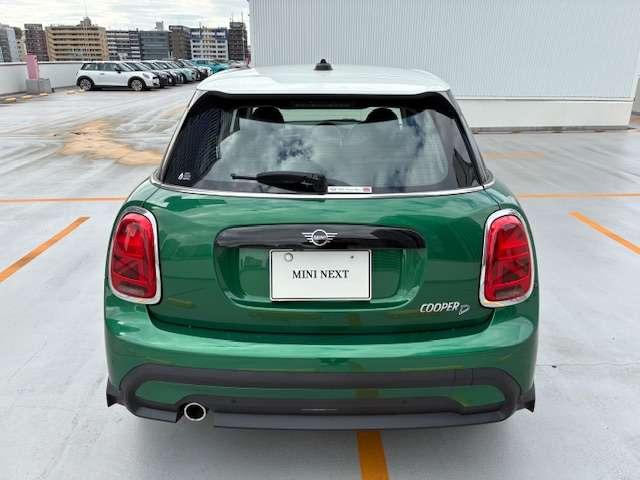 ＭＩＮＩ クーパーＤ　認定中古車輌　禁煙ワンオーナー整備記録簿　電子サイドブレーキタイプＡＣＣ搭載　デジタルメーター　１６ｉｎホイール　　アップルカープレイ　パークセンサー付バックカメラ　ドライビングモード（14枚目）