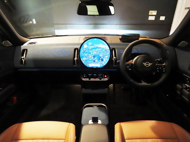 ＭＩＮＩ カントリーマンＳＥオール４　フェイバリット・トリム　認定中古車輌　禁煙使用ワンオーナー記録簿　フェイバードトリムＭパッケージグラデーション内装＋専用装飾　ハーマンカードンスピーカー＋ビンテージブラウンパワーシート＋２０ｉｎホイール＋プライバシーガラス（2枚目）