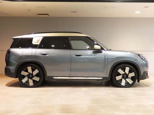 ＭＩＮＩ カントリーマンＳＥオール４　フェイバリット・トリム　認定中古車輌　禁煙使用ワンオーナー記録簿　フェイバードトリムＭパッケージグラデーション内装＋専用装飾　ハーマンカードンスピーカー＋ビンテージブラウンパワーシート＋２０ｉｎホイール＋プライバシーガラス（23枚目）