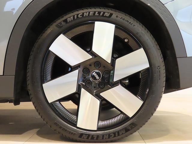 ＭＩＮＩ カントリーマンＳＥオール４　フェイバリット・トリム　認定中古車輌　禁煙使用ワンオーナー記録簿　フェイバードトリムＭパッケージグラデーション内装＋専用装飾　ハーマンカードンスピーカー＋ビンテージブラウンパワーシート＋２０ｉｎホイール＋プライバシーガラス（30枚目）