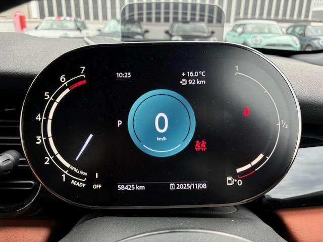 ＭＩＮＩ クーパー　コンバーチブル　クラシック・トリム　認定中古車輌　禁煙ワンオーナー整備記録簿　衝突被害軽減ブレーキ　ヒーター付モルトブラウンレザーシート　アップルカープレイインテグレーション　パークセンサー付バックカメラ　ヘッドアップディスプレイ（8枚目）