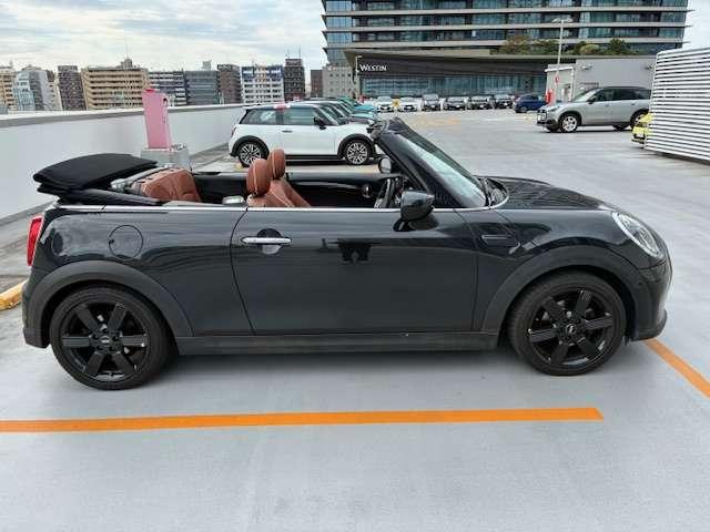 ＭＩＮＩ クーパー　コンバーチブル　クラシック・トリム　認定中古車輌　禁煙ワンオーナー整備記録簿　衝突被害軽減ブレーキ　ヒーター付モルトブラウンレザーシート　アップルカープレイインテグレーション　パークセンサー付バックカメラ　ヘッドアップディスプレイ（16枚目）