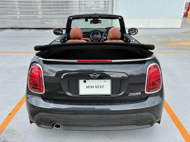 ＭＩＮＩ クーパー　コンバーチブル　クラシック・トリム　認定中古車輌　禁煙ワンオーナー整備記録簿　衝突被害軽減ブレーキ　ヒーター付モルトブラウンレザーシート　アップルカープレイインテグレーション　パークセンサー付バックカメラ　ヘッドアップディスプレイ（17枚目）