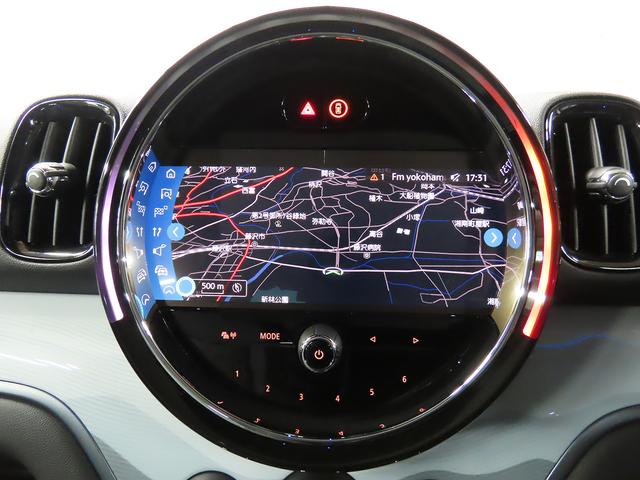 タッチパネルタイプＨＤＤナビゲーション・ＥＴＣ車載器が搭載されております。ブルートゥースやＵＳＢのご使用が可能です。※アップルカープレイもブルートゥース接続いただきご使用いただけます