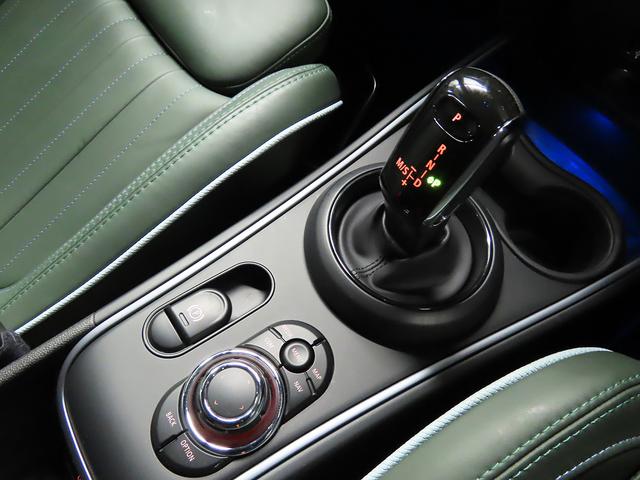 ＭＩＮＩドライビングモード・マニュアルモード付８速オートマです。電子タイプサイドブレーキも採用されております。