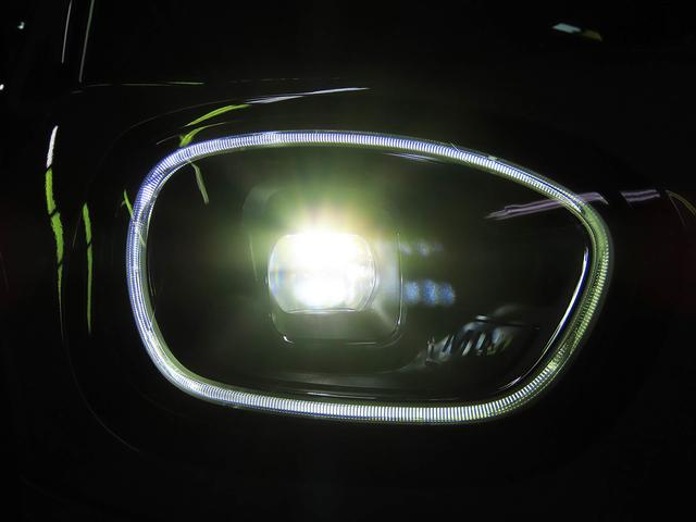 ＬＥＤオートヘッドライト＆フォグライトを搭載しております。前方を明るく照らし夜間走行時に非常に重宝いたします。