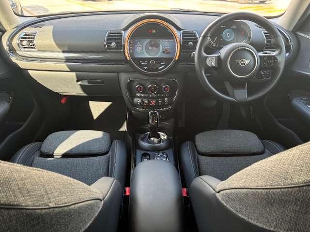 ＭＩＮＩ クーパーＳ　クラブマン　クラシック・トリム　定中古車輌　禁煙ワンオーナー整備記録簿　衝突被害軽減ブレーキ搭載　フロントシートヒーター　１８ｉｎホイール　アップルカープレイ　ＥＴＣ　パークセンサー付バックカメラ　ＬＥＤオートヘッドライト（2枚目）