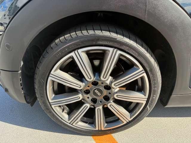 ＭＩＮＩ クーパーＳ　クラブマン　クラシック・トリム　定中古車輌　禁煙ワンオーナー整備記録簿　衝突被害軽減ブレーキ搭載　フロントシートヒーター　１８ｉｎホイール　アップルカープレイ　ＥＴＣ　パークセンサー付バックカメラ　ＬＥＤオートヘッドライト（20枚目）