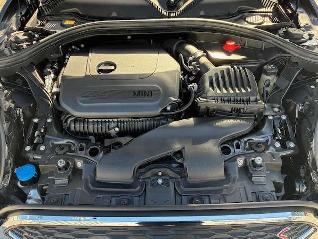 ＭＩＮＩ クーパーＳ　クラブマン　クラシック・トリム　定中古車輌　禁煙ワンオーナー整備記録簿　衝突被害軽減ブレーキ搭載　フロントシートヒーター　１８ｉｎホイール　アップルカープレイ　ＥＴＣ　パークセンサー付バックカメラ　ＬＥＤオートヘッドライト（21枚目）