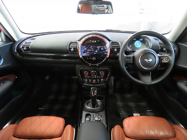 ＭＩＮＩ クーパーＤ　クラブマン　クラシック・トリム　認定中古車輌　禁煙ワンオーナー整備記録簿　衝突被害軽減ブレーキ搭載　ヒーター付モルトブラウンレザーパワーシート　タッチＨＤＤナビ＋ＥＴＣ２．０　パークセンサー付バックカメラ　１７ｉｎブラックＡＷ（2枚目）