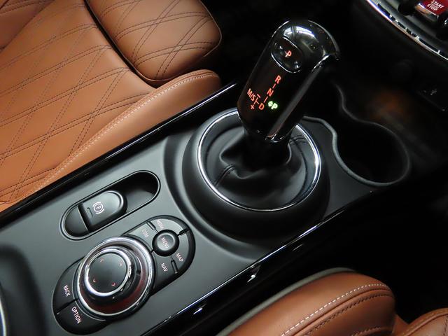 ＭＩＮＩ クーパーＤ　クラブマン　クラシック・トリム　認定中古車輌　禁煙ワンオーナー整備記録簿　衝突被害軽減ブレーキ搭載　ヒーター付モルトブラウンレザーパワーシート　タッチＨＤＤナビ＋ＥＴＣ２．０　パークセンサー付バックカメラ　１７ｉｎブラックＡＷ（12枚目）