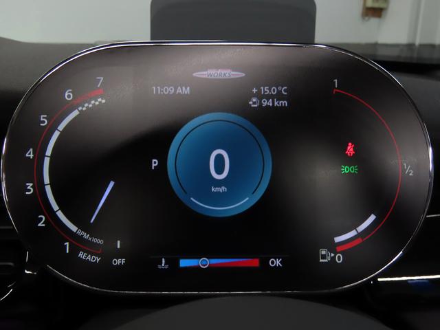 ＭＩＮＩ ジョンクーパーワークス　コンバーチブル　ＪＣＷトリム　認定中古車輌　禁煙使用定期点検整備記録簿　電子サイドブレーキタイプＡＣＣ　ヒーター付ダイナミカレザーコンビシート　アップルカープレイインテグレーション＋ＥＴＣ　バックカメラ　ヘッドアップディスプレイ（11枚目）