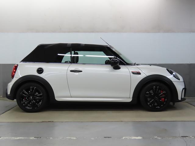 ＭＩＮＩ ジョンクーパーワークス　コンバーチブル　ＪＣＷトリム　認定中古車輌　禁煙使用定期点検整備記録簿　電子サイドブレーキタイプＡＣＣ　ヒーター付ダイナミカレザーコンビシート　アップルカープレイインテグレーション＋ＥＴＣ　バックカメラ　ヘッドアップディスプレイ（16枚目）