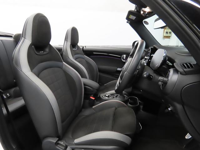 ＭＩＮＩ ジョンクーパーワークス　コンバーチブル　ＪＣＷトリム　認定中古車輌　禁煙使用定期点検整備記録簿　電子サイドブレーキタイプＡＣＣ　ヒーター付ダイナミカレザーコンビシート　アップルカープレイインテグレーション＋ＥＴＣ　バックカメラ　ヘッドアップディスプレイ（23枚目）