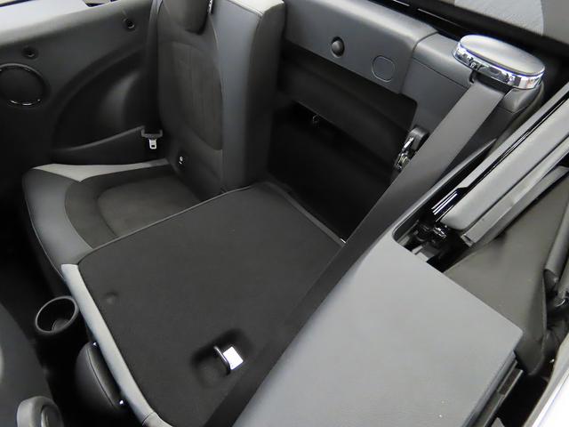ＭＩＮＩ ジョンクーパーワークス　コンバーチブル　ＪＣＷトリム　認定中古車輌　禁煙使用定期点検整備記録簿　電子サイドブレーキタイプＡＣＣ　ヒーター付ダイナミカレザーコンビシート　アップルカープレイインテグレーション＋ＥＴＣ　バックカメラ　ヘッドアップディスプレイ（25枚目）