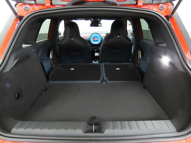 ＭＩＮＩ エースマンＳＥ　フェイバリット・トリム　認定中古車輌　禁煙使用ワンオーナー記録簿　フェイバードトリム　グラデーション内装＋ベスキンダークペトロールシート＋Ｍパッケージ　ハーマンカードン＋プライバシーガラス＋パワーシート　１９ｉｎホイール（14枚目）