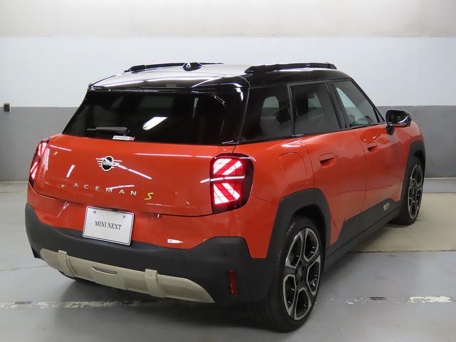 ＭＩＮＩ エースマンＳＥ　フェイバリット・トリム　認定中古車輌　禁煙使用ワンオーナー記録簿　フェイバードトリム　グラデーション内装＋ベスキンダークペトロールシート＋Ｍパッケージ　ハーマンカードン＋プライバシーガラス＋パワーシート　１９ｉｎホイール（25枚目）