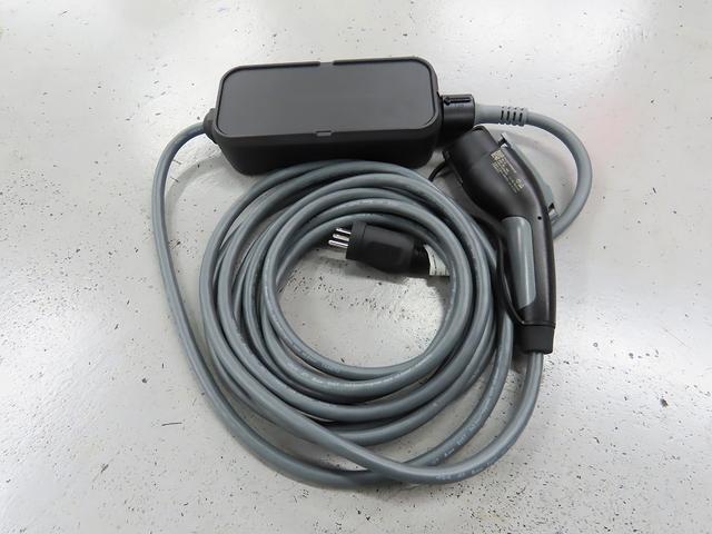 ＭＩＮＩ エースマンＳＥ　フェイバリット・トリム　認定中古車輌　禁煙使用ワンオーナー記録簿　フェイバードトリム　グラデーション内装＋ベスキンダークペトロールシート＋Ｍパッケージ　ハーマンカードン＋プライバシーガラス＋パワーシート　１９ｉｎホイール（26枚目）