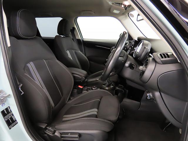 ＭＩＮＩ アイスブルーブラックエディション　認定中古車輌　禁煙　定期点検整備記録簿　３８０台限定特別仕様　外観カラー＋コスモスブラックホイール＋各意匠　６速マニュアル　タッチＨＤＤナビ　前後パークセンサー付バックカメラ　ＬＥＤオートヘッドライト（10枚目）