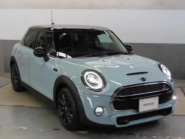 ＭＩＮＩ アイスブルーブラックエディション　認定中古車輌　禁煙　定期点検整備記録簿　３８０台限定特別仕様　外観カラー＋コスモスブラックホイール＋各意匠　６速マニュアル　タッチＨＤＤナビ　前後パークセンサー付バックカメラ　ＬＥＤオートヘッドライト（17枚目）