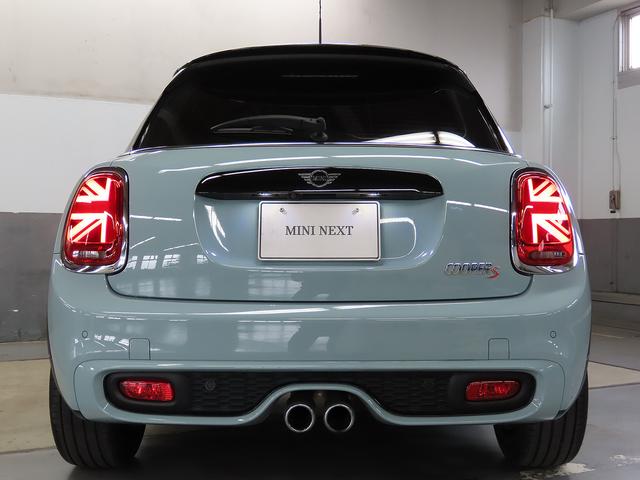 ＭＩＮＩ アイスブルーブラックエディション　認定中古車輌　禁煙　定期点検整備記録簿　３８０台限定特別仕様　外観カラー＋コスモスブラックホイール＋各意匠　６速マニュアル　タッチＨＤＤナビ　前後パークセンサー付バックカメラ　ＬＥＤオートヘッドライト（20枚目）