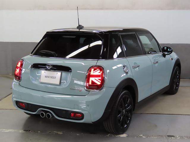 ＭＩＮＩ アイスブルーブラックエディション　認定中古車輌　禁煙　定期点検整備記録簿　３８０台限定特別仕様　外観カラー＋コスモスブラックホイール＋各意匠　６速マニュアル　タッチＨＤＤナビ　前後パークセンサー付バックカメラ　ＬＥＤオートヘッドライト（22枚目）