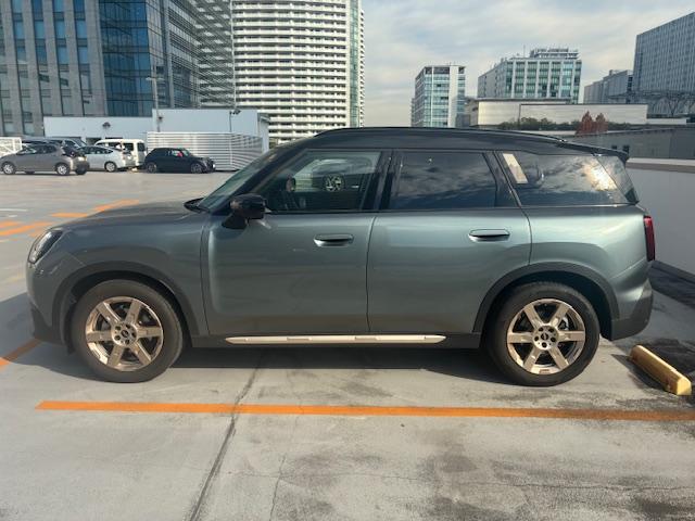 MINI カントリーマンD フェイバリット・トリム 認定中古車輌 禁煙車ワンオーナー記録簿 電動パノラマガラスサンルーフ フェイバードトリム+Mパッケージ ビンテージブラウンパワーシート+専用インテリア+ハーマンカードンスピーカー+アステロイドホイール(11枚目)