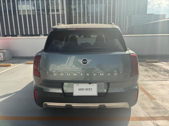 MINI カントリーマンD フェイバリット・トリム 認定中古車輌 禁煙車ワンオーナー記録簿 電動パノラマガラスサンルーフ フェイバードトリム+Mパッケージ ビンテージブラウンパワーシート+専用インテリア+ハーマンカードンスピーカー+アステロイドホイール(13枚目)