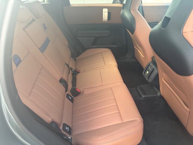 MINI カントリーマンD フェイバリット・トリム 認定中古車輌 禁煙車ワンオーナー記録簿 電動パノラマガラスサンルーフ フェイバードトリム+Mパッケージ ビンテージブラウンパワーシート+専用インテリア+ハーマンカードンスピーカー+アステロイドホイール(16枚目)