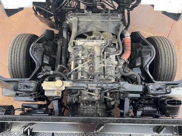 キャンター 積載車　キャリアカー　セルフローダー　セーフティーローダー　３トン積み　タダノフルフラット積載車　ラジコン　ウィンチ付　ナビ　バックカメラ　左右開閉アオリ　ＥＴＣ　ＡＴミッション　スペアキー（78枚目）