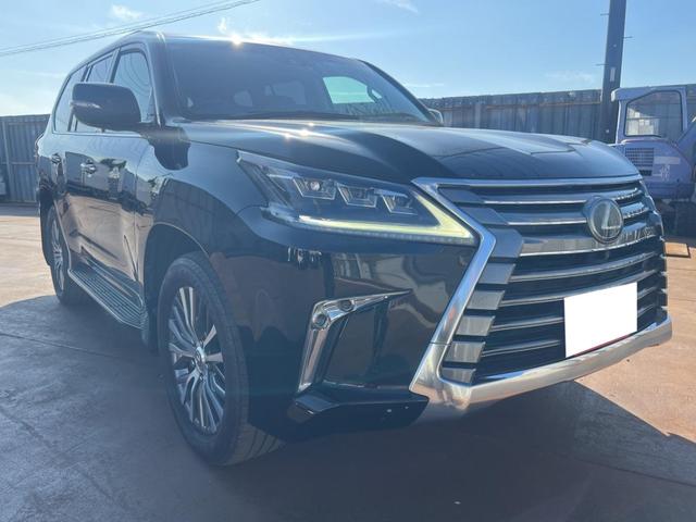 ＬＸ ＬＸ５７０　サンルーフ　三眼ＬＥＤライト　ナビＴＶ　パノラミックビユーモニター　ドライブレコーダー　ＥＴＣ　ＨＵＤ　クールボックス　シートヒーターとクーラー　レクサスセフティーシステム　クルーズ　パワバックドア（3枚目）