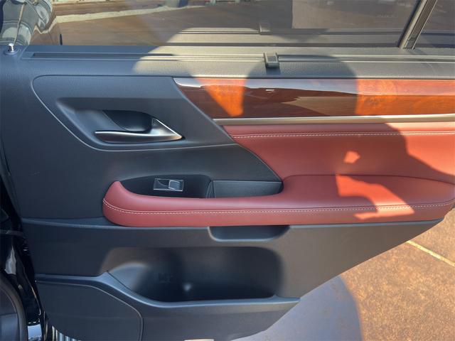 ＬＸ ＬＸ５７０　サンルーフ　三眼ＬＥＤライト　ナビＴＶ　パノラミックビユーモニター　ドライブレコーダー　ＥＴＣ　ＨＵＤ　クールボックス　シートヒーターとクーラー　レクサスセフティーシステム　クルーズ　パワバックドア（41枚目）