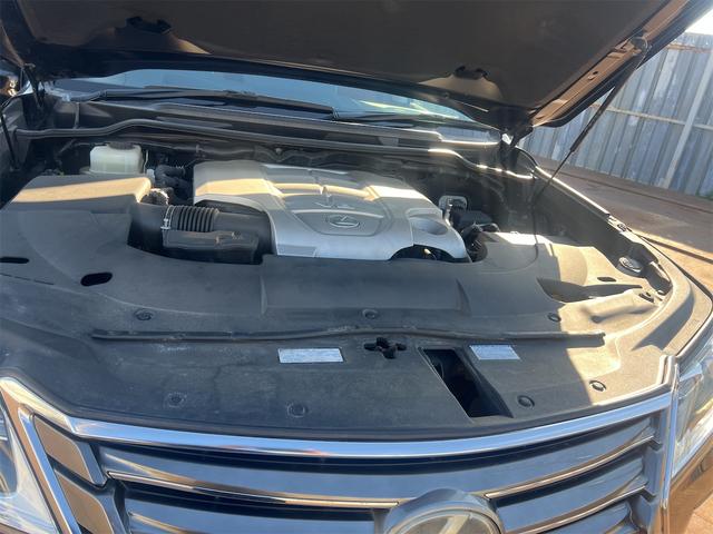 ＬＸ ＬＸ５７０　サンルーフ　三眼ＬＥＤライト　ナビＴＶ　パノラミックビユーモニター　ドライブレコーダー　ＥＴＣ　ＨＵＤ　クールボックス　シートヒーターとクーラー　レクサスセフティーシステム　クルーズ　パワバックドア（70枚目）