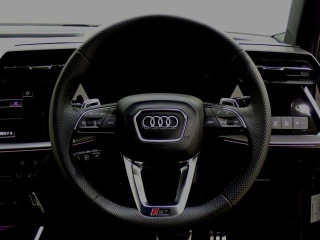 ＲＳ３スポーツバック ベースグレード　ＲＳ　スポーツエキゾーストシステム／アルミホイール　５スポーク　Ｙデザイン　グマットブラック／ブラックＡｕｄｉ　ｒｉｎｇｓ＆ブラックスタイリングパッケージ／サラウンドビューカメラ／認定中古車（15枚目）