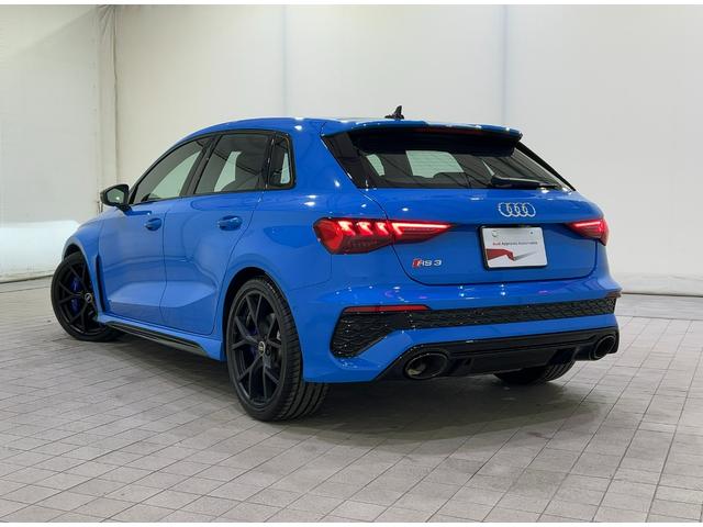 ご納車の前には弊社グループの認証工場にて専門スタッフによる点検・整備を実施いたします。各種テスターもございます。