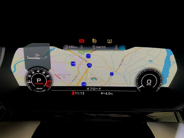 シャープなラインで昼間でも点けていたいと思うほど上品でオシャレです。夜間走行時はさらに目立ちます