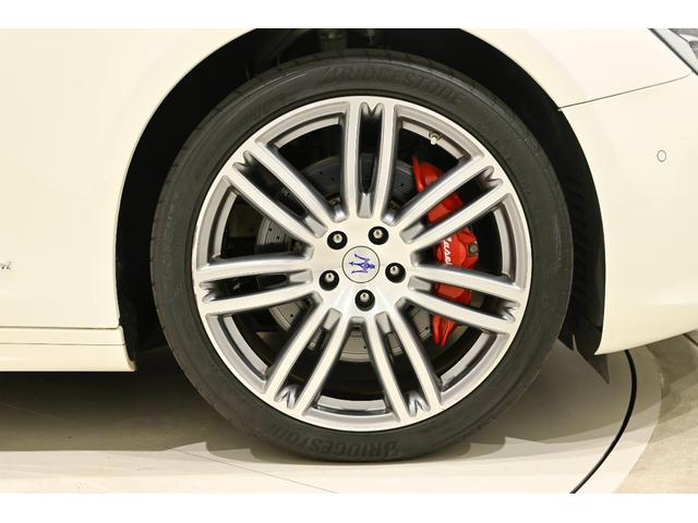 ギブリ S グランスポーツ 赤革 赤キャリパー 20インチホイール キーレス ナビTV シートヒーター ドラレコ アダプティブクルーズ 全方位カメラ パワーシート ETC LEDヘッドライト ワンオーナー(3枚目)