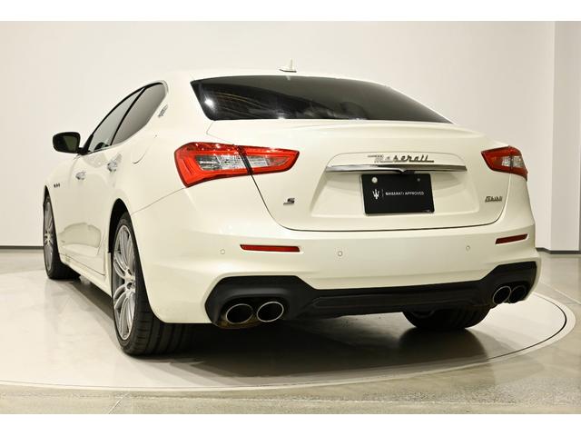 ギブリ S グランスポーツ 赤革 赤キャリパー 20インチホイール キーレス ナビTV シートヒーター ドラレコ アダプティブクルーズ 全方位カメラ パワーシート ETC LEDヘッドライト ワンオーナー(12枚目)