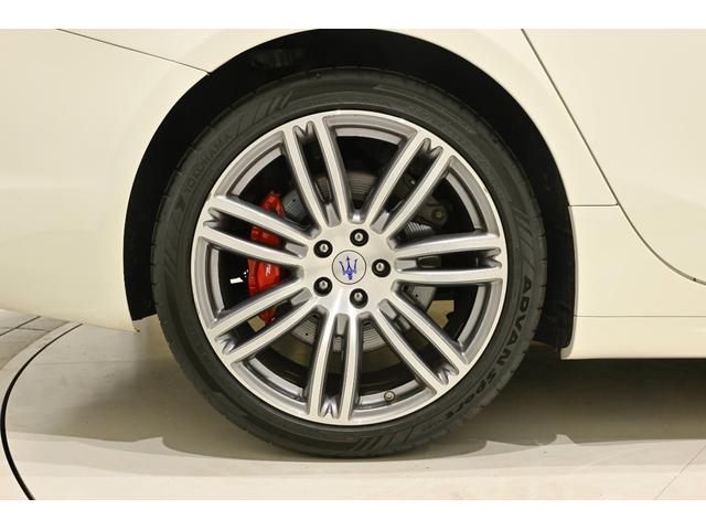 ギブリ S グランスポーツ 赤革 赤キャリパー 20インチホイール キーレス ナビTV シートヒーター ドラレコ アダプティブクルーズ 全方位カメラ パワーシート ETC LEDヘッドライト ワンオーナー(23枚目)