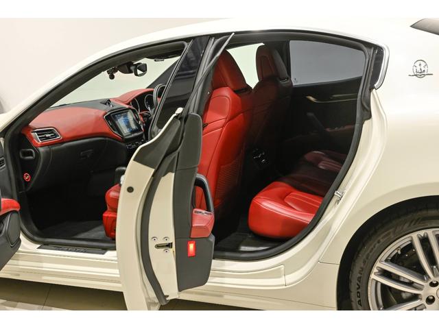 ギブリ S グランスポーツ 赤革 赤キャリパー 20インチホイール キーレス ナビTV シートヒーター ドラレコ アダプティブクルーズ 全方位カメラ パワーシート ETC LEDヘッドライト ワンオーナー(40枚目)