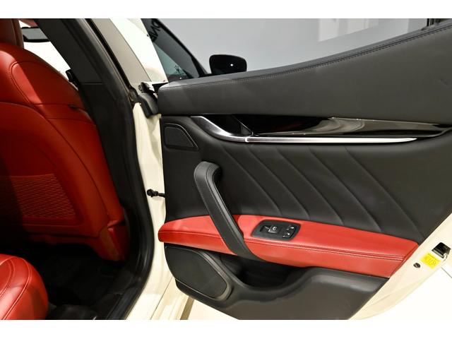 ギブリ S グランスポーツ 赤革 赤キャリパー 20インチホイール キーレス ナビTV シートヒーター ドラレコ アダプティブクルーズ 全方位カメラ パワーシート ETC LEDヘッドライト ワンオーナー(45枚目)