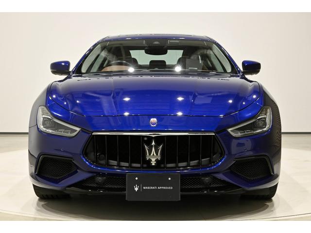 ギブリ グランスポーツ 茶革 レッドキャリパー アルカンターラヘッドライナー サンルーフ コーナーセンサー サラウンドビューカメラ 本革シート バックモニター スマートキー LED ターボ ナビTV 1オーナー ETC(7枚目)