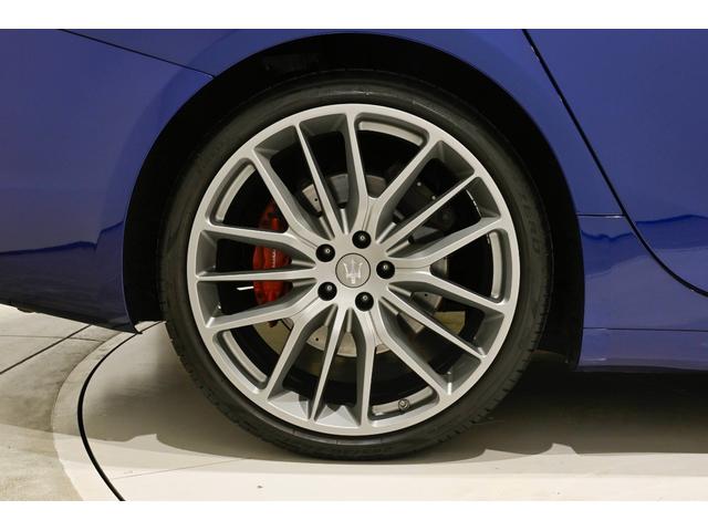 ギブリ グランスポーツ 茶革 レッドキャリパー アルカンターラヘッドライナー サンルーフ コーナーセンサー サラウンドビューカメラ 本革シート バックモニター スマートキー LED ターボ ナビTV 1オーナー ETC(16枚目)