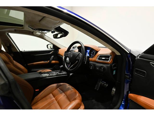 ギブリ グランスポーツ 茶革 レッドキャリパー アルカンターラヘッドライナー サンルーフ コーナーセンサー サラウンドビューカメラ 本革シート バックモニター スマートキー LED ターボ ナビTV 1オーナー ETC(29枚目)