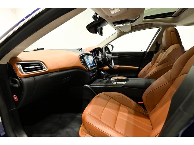 ギブリ グランスポーツ 茶革 レッドキャリパー アルカンターラヘッドライナー サンルーフ コーナーセンサー サラウンドビューカメラ 本革シート バックモニター スマートキー LED ターボ ナビTV 1オーナー ETC(35枚目)