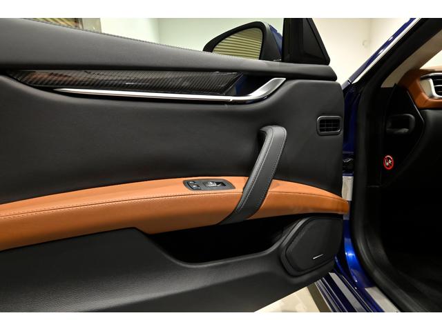 ギブリ グランスポーツ 茶革 レッドキャリパー アルカンターラヘッドライナー サンルーフ コーナーセンサー サラウンドビューカメラ 本革シート バックモニター スマートキー LED ターボ ナビTV 1オーナー ETC(39枚目)