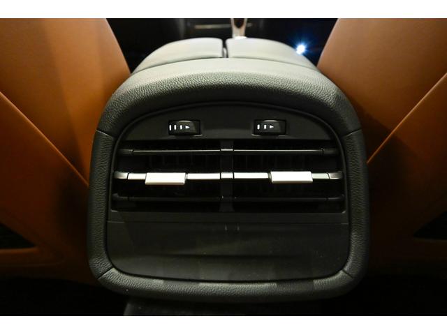 ギブリ グランスポーツ 茶革 レッドキャリパー アルカンターラヘッドライナー サンルーフ コーナーセンサー サラウンドビューカメラ 本革シート バックモニター スマートキー LED ターボ ナビTV 1オーナー ETC(44枚目)