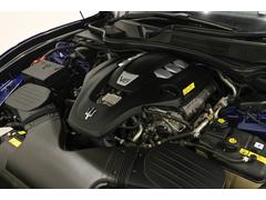 �ޥ���ƥ��ϥ��󥸥����Τ�ʤ�٤��濴�˼����褦�ˤ��Ƥ��ꡢ����Ū�����������ʬ�ˤ��Ƥ���ޤ��� 4