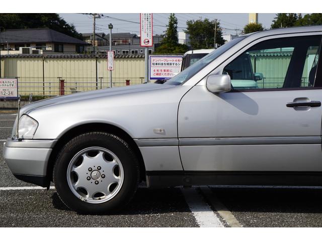 Ｃ２００　エレガンス　禁煙　記録簿　車検２年　走３．１万ｋ　電動シート　修復歴無し　法定整備付き　キーレスエントリー　電動格納ミラー　運転席／助手席エアバッグ(14枚目)